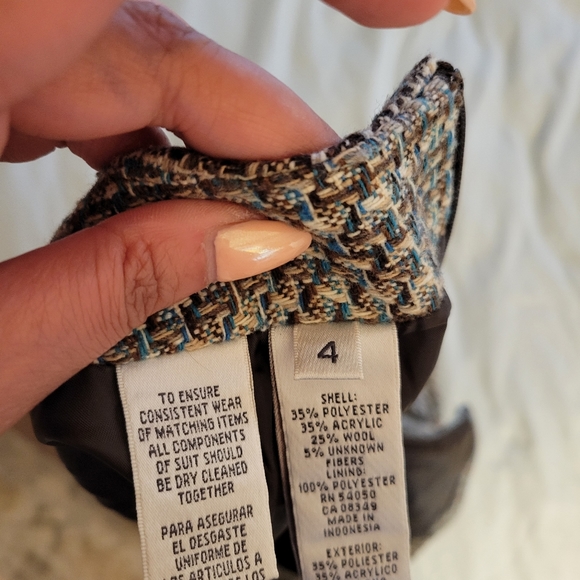 Woven tweed skirt with front side slit Size 4 - Picture 2 of 6